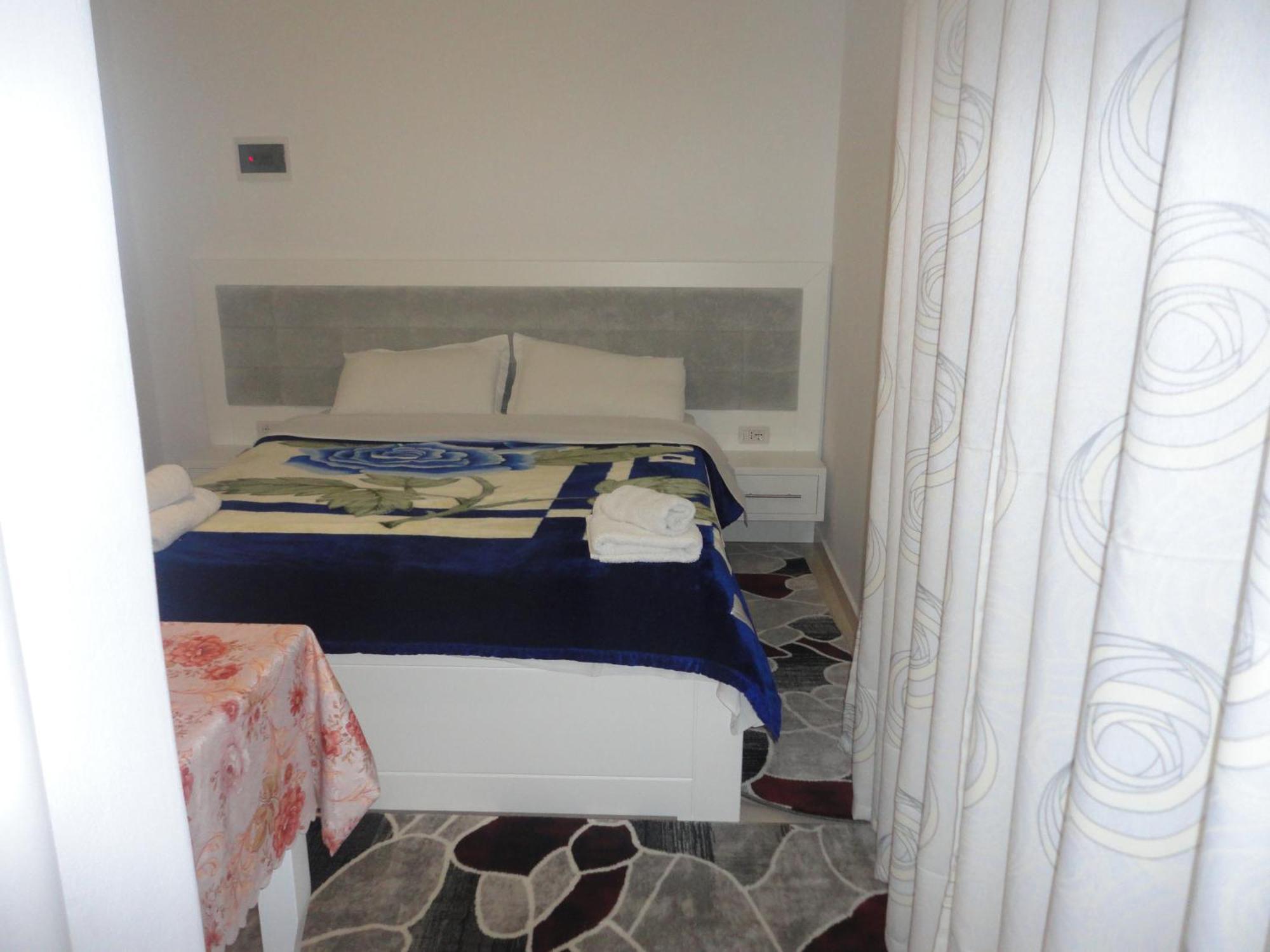 Oruci Apartments Ксамил Екстериор снимка