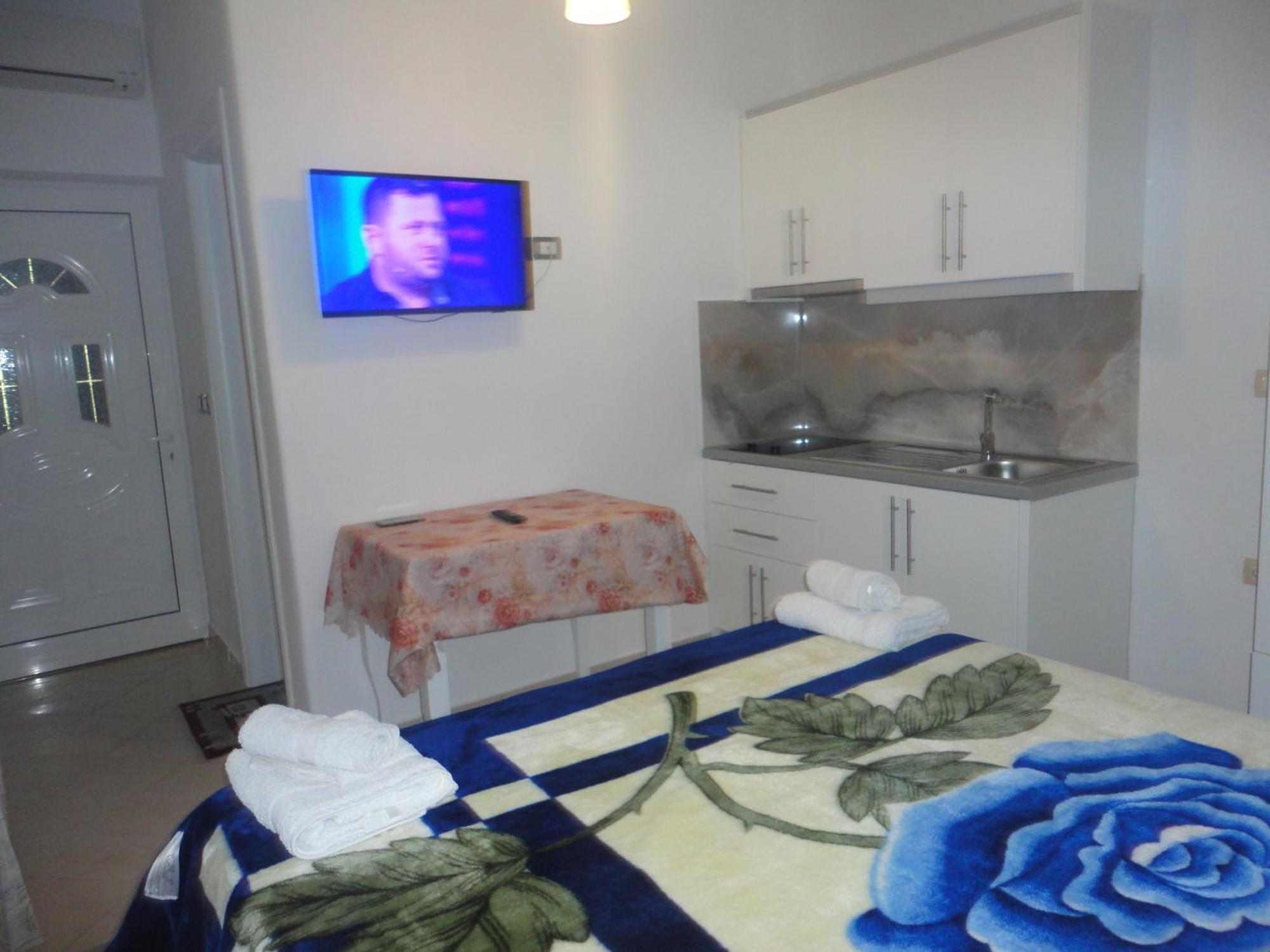 Oruci Apartments Ксамил Екстериор снимка