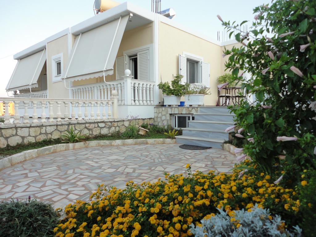Oruci Apartments Ксамил Екстериор снимка