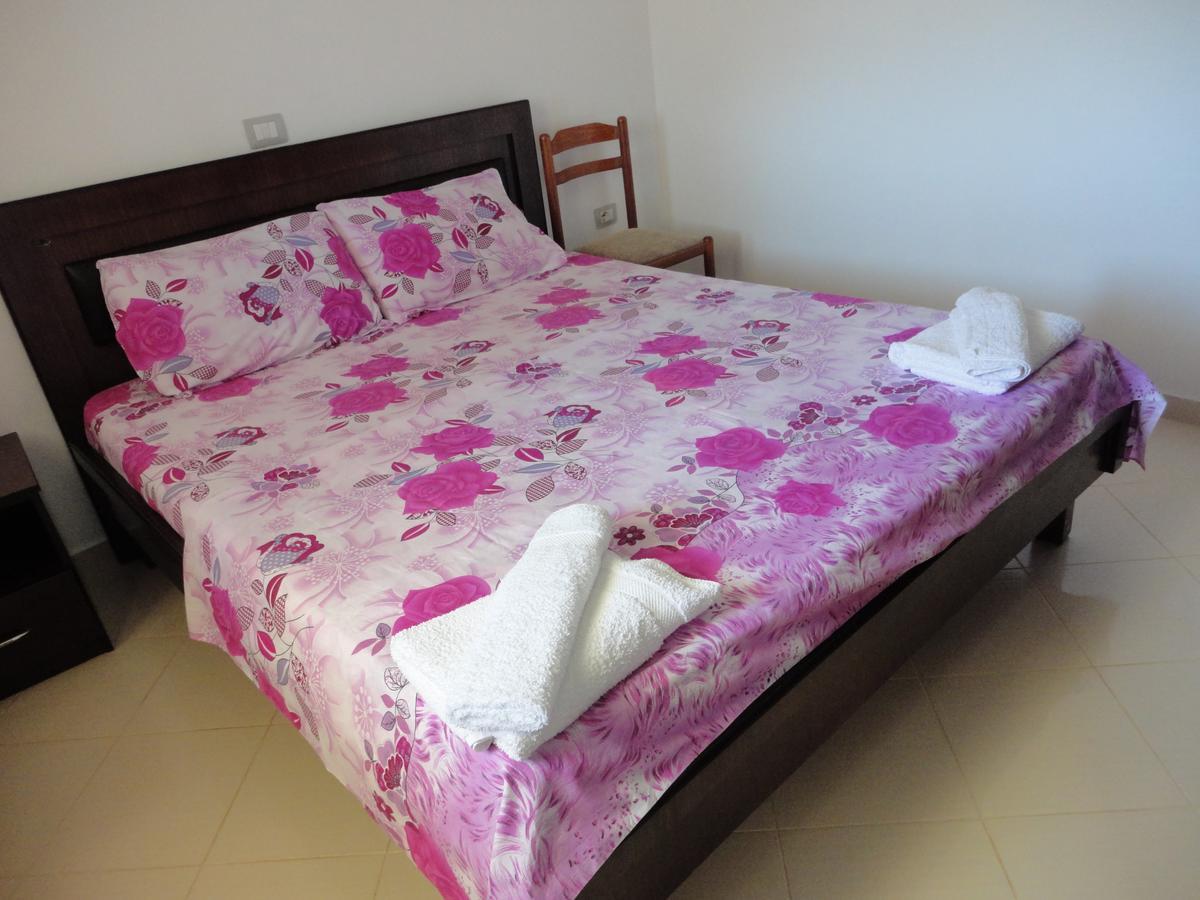 Oruci Apartments Ксамил Екстериор снимка