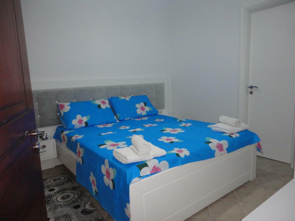 Oruci Apartments Ксамил Екстериор снимка