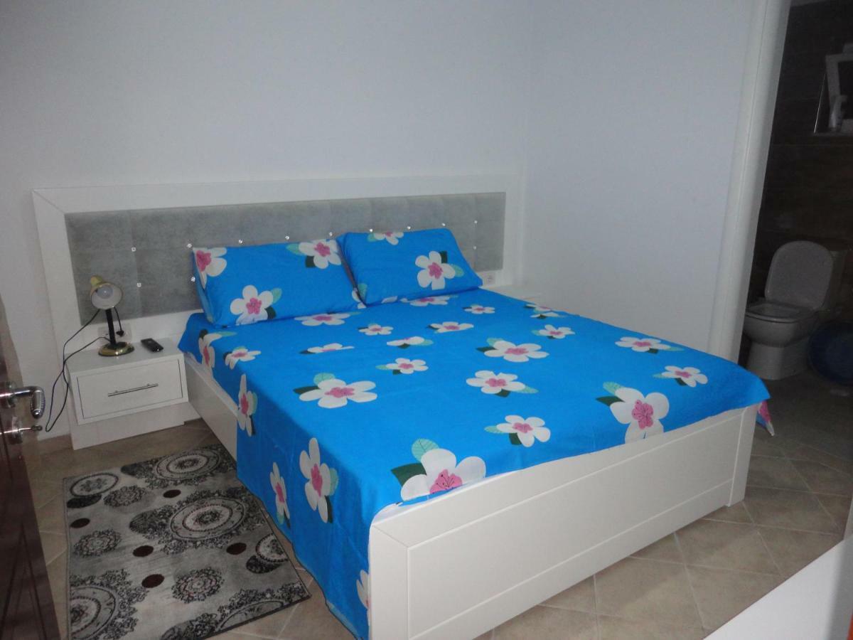 Oruci Apartments Ксамил Екстериор снимка