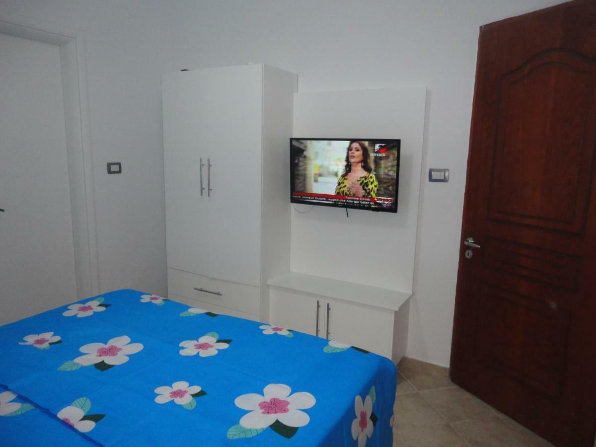 Oruci Apartments Ксамил Екстериор снимка
